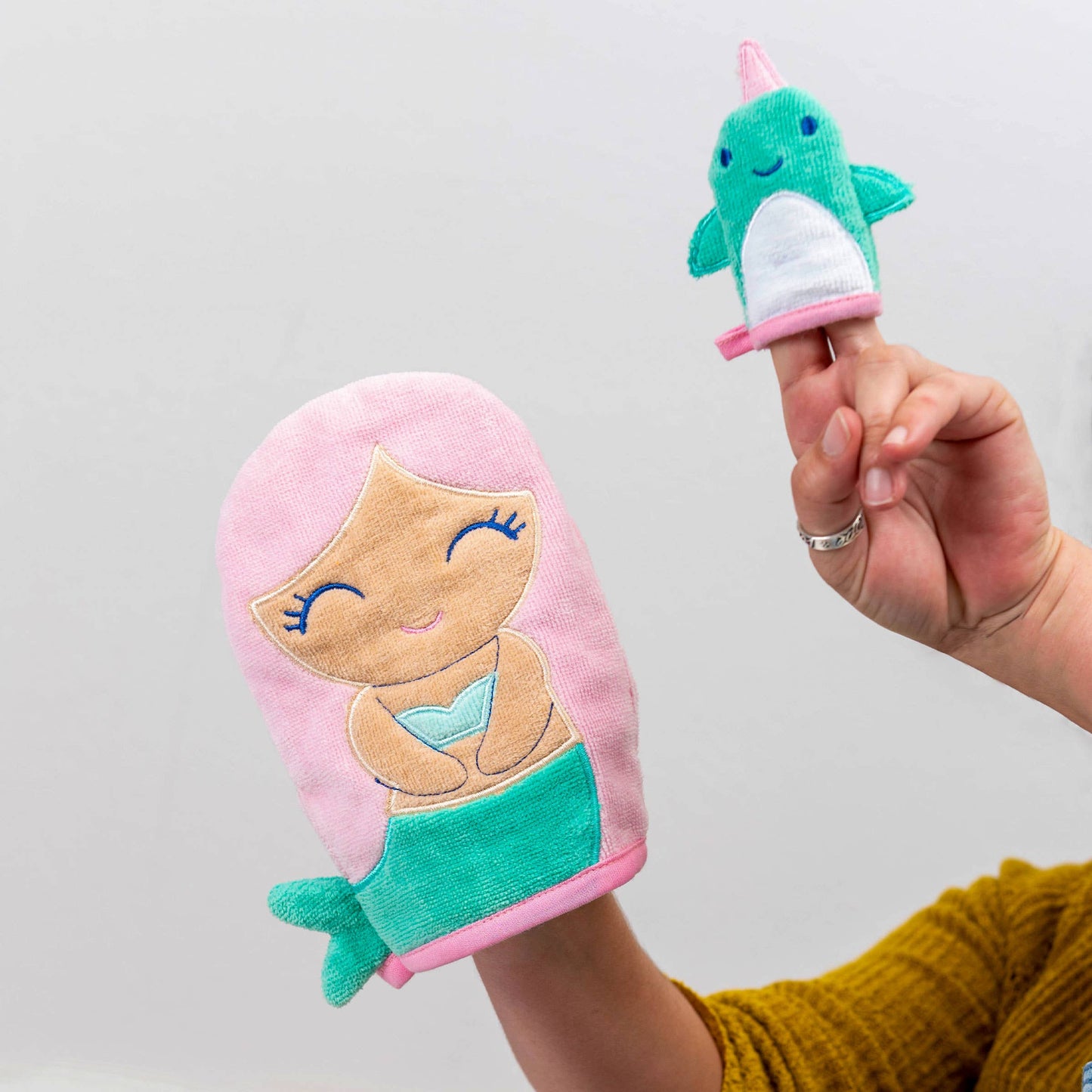 Bath Mitt with Finger Puppet